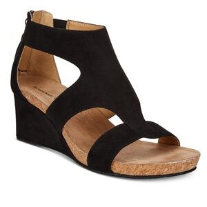 Adrienne Vittadini Black Wedge Sandals